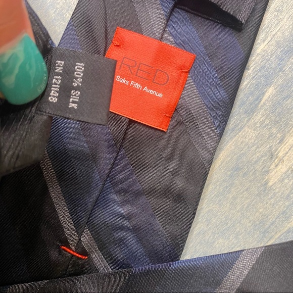 Saks Fifth Avenue Silk Tie - Picture 2 of 12